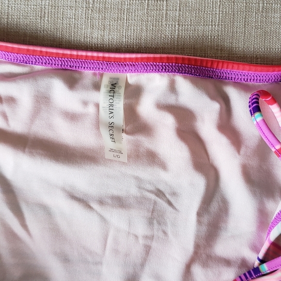 Victoria's Secret bikini - Picture 3 of 3